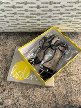 Boden Real Leather Navy Heels with Tie